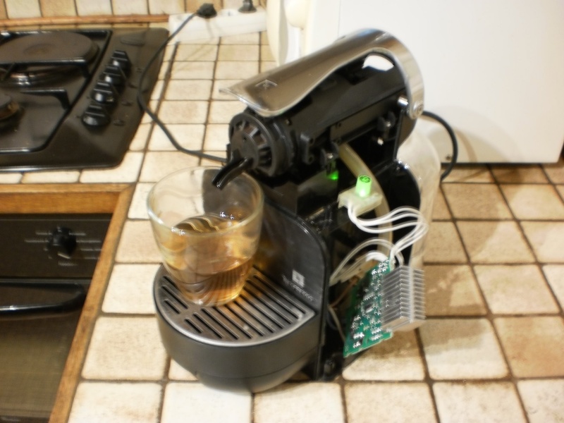 Ma machine Nespresso clignote trois fois : comment résoudre son problème de  sonde ? 