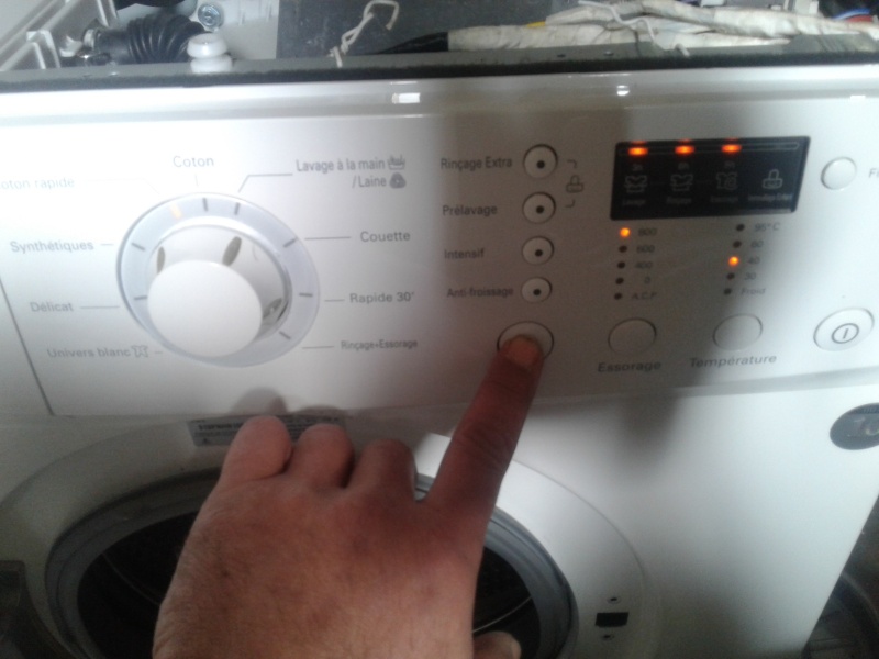 Panne lave-linge : Pourquoi mon lave-linge LG affiche un code erreur IE ?