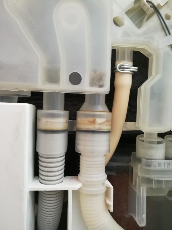 Remplacer le tuyau de vidange dans un lave-vaisselle 