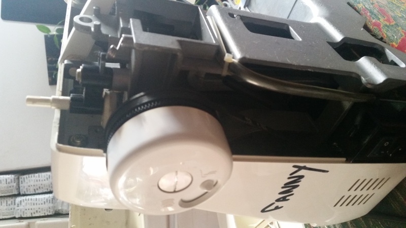 Porte-bobine Pour Machine à Coudre Toyota RS2000 + Aiguille Double Schmetz Stretch NM 4,0/75