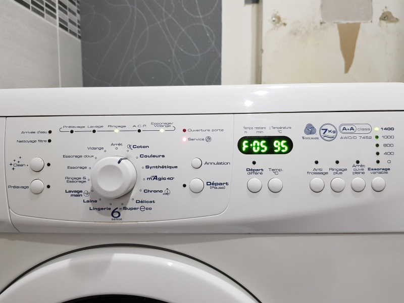 Pourquoi mon lave-linge Whirlpool affiche un code panne F05 ? - L