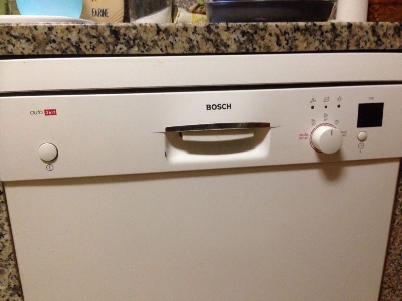 Lave-vaisselle Bosch ronronne mais sans eau