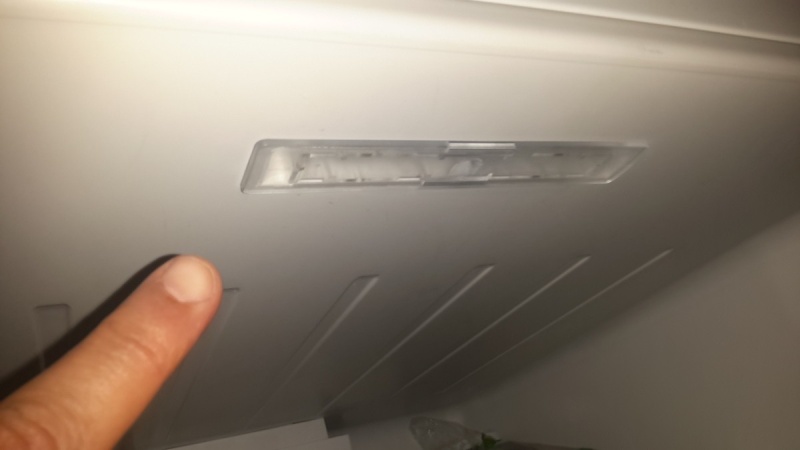 Réfrigérateur : comment changer l'ampoule d'un frigo ?